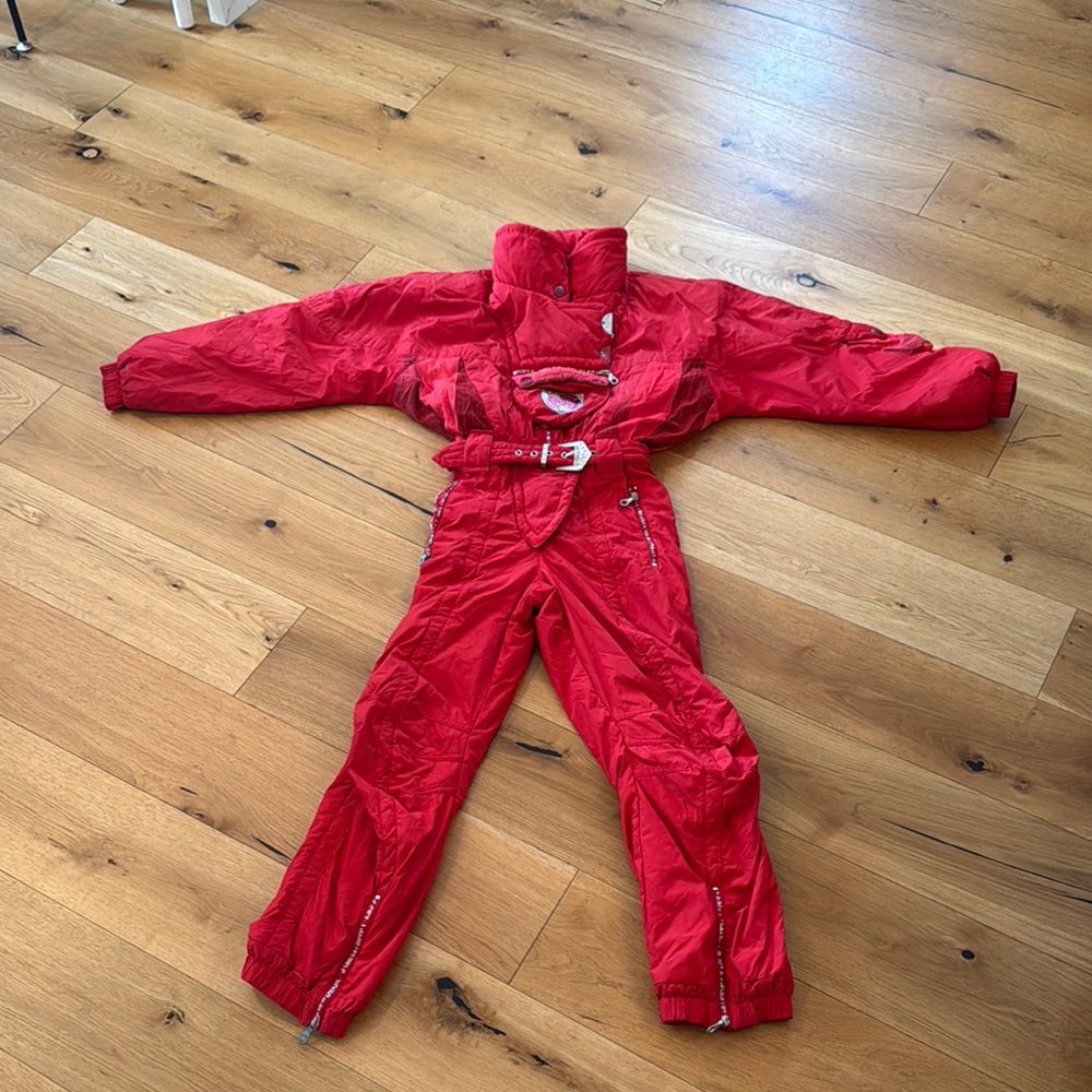 Kaelin Ski Suit with Belt

Inseam - 29.5”
